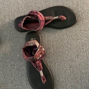 Sanuk yoga mat sandals